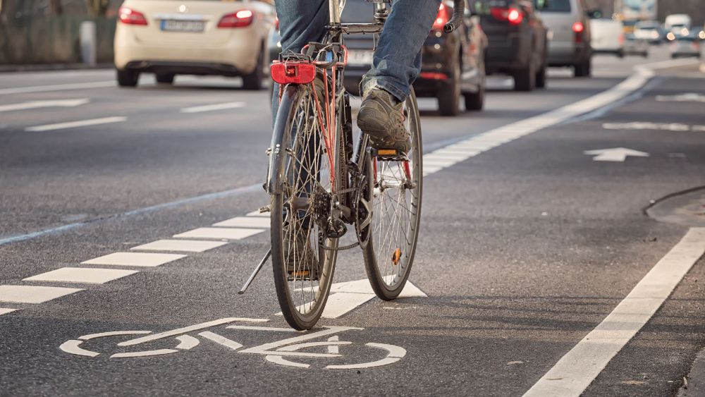 L'associazione Amici dei popoli organizza 10 lezioni gratuite di bicicletta per persone straniere al quartiere Arcella